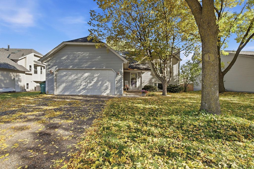 14600 Hallmark Drive, Apple Valley, MN 55124 — photo 3