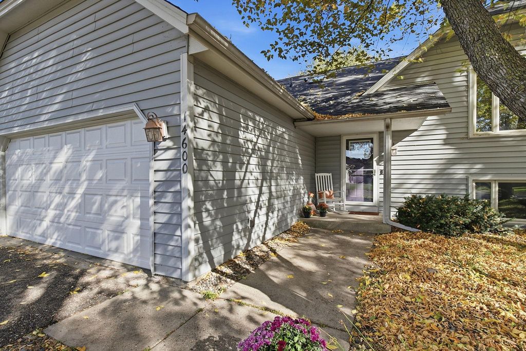 14600 Hallmark Drive, Apple Valley, MN 55124 — photo 4