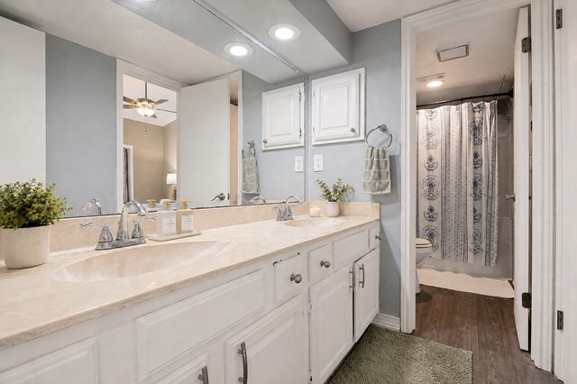 411 Pebble Way 248, Arlington, TX 76006
