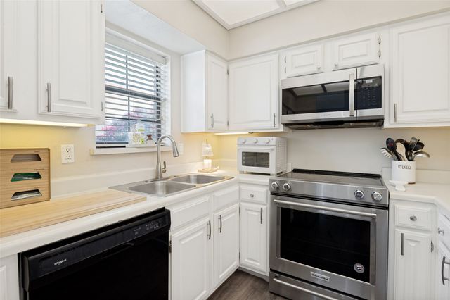 411 Pebble Way 248, Arlington, TX 76006