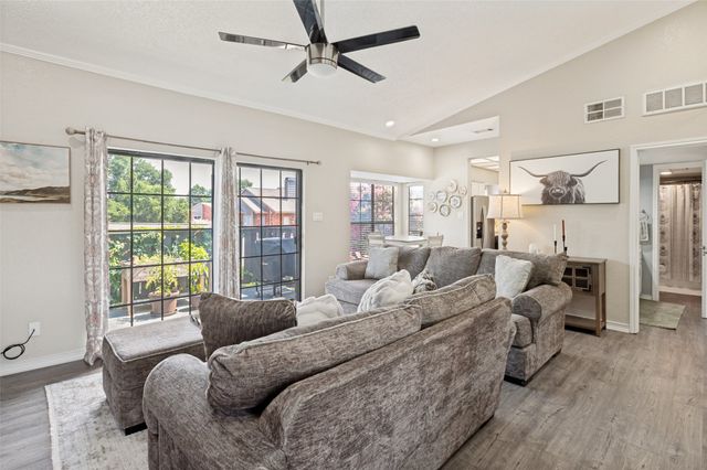 411 Pebble Way 248, Arlington, TX 76006