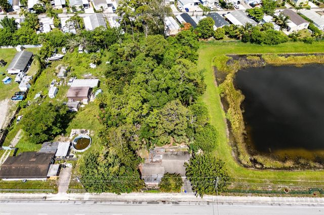 4401 S Haverhill Road, Lake Worth, FL 33463