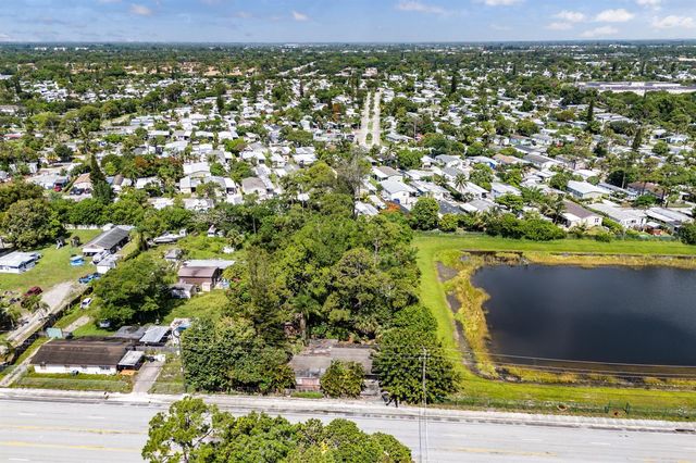 4401 S Haverhill Road, Lake Worth, FL 33463