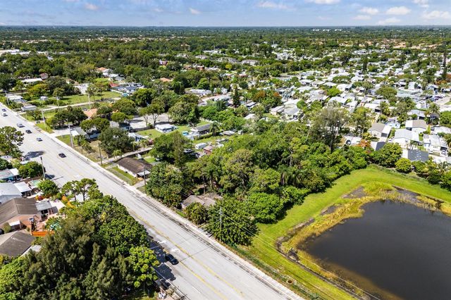 4401 S Haverhill Road, Lake Worth, FL 33463