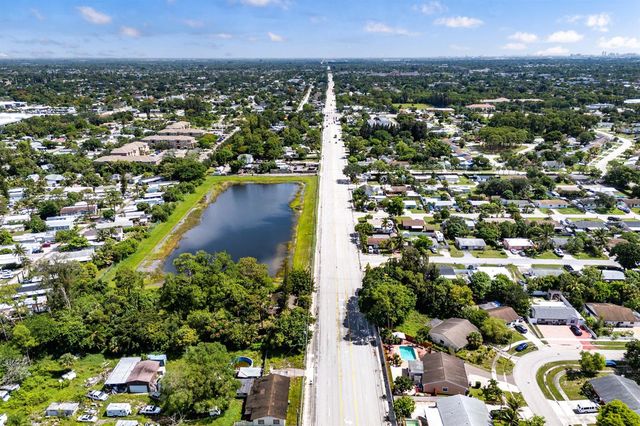 4401 S Haverhill Road, Lake Worth, FL 33463