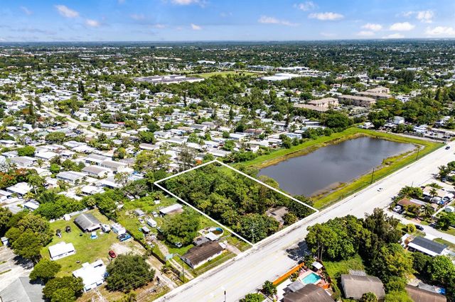 4401 S Haverhill Road, Lake Worth, FL 33463