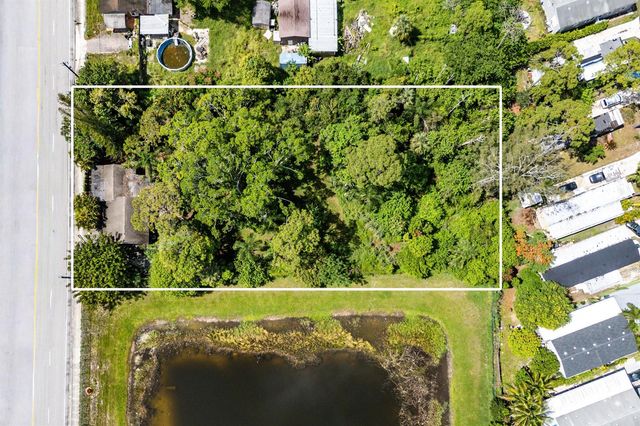 4401 S Haverhill Road, Lake Worth, FL 33463
