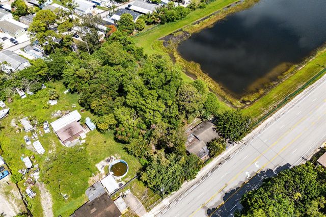 4401 S Haverhill Road, Lake Worth, FL 33463