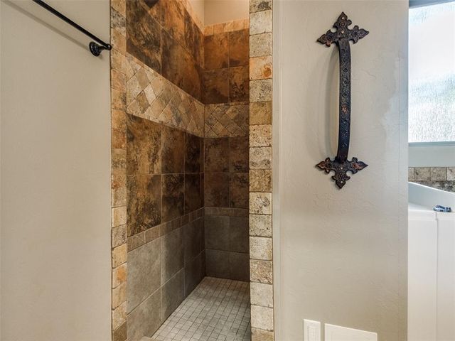 17820 Griffin Gate Drive, Edmond, OK 73012