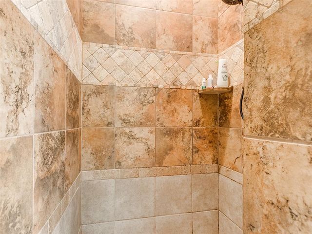 17820 Griffin Gate Drive, Edmond, OK 73012