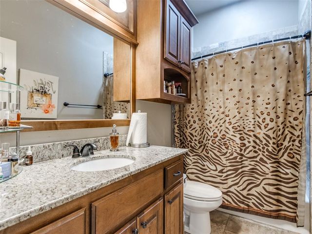 17820 Griffin Gate Drive, Edmond, OK 73012