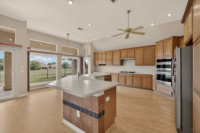 9313 Grandview Drive, Denton, TX 76207