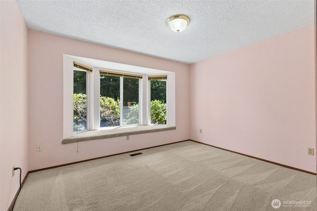 7204 44th Avenue NE, Olympia, WA 98516