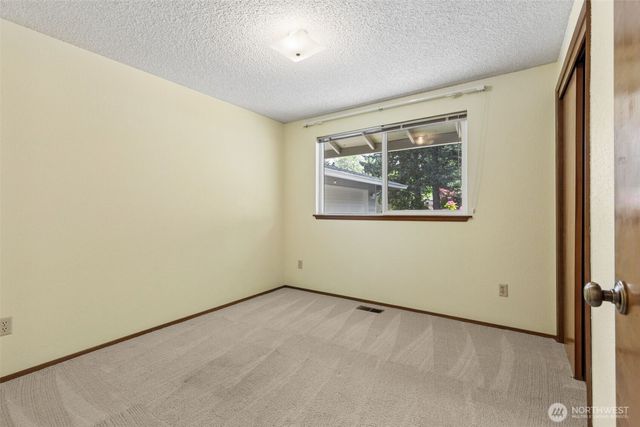 7204 44th Avenue NE, Olympia, WA 98516