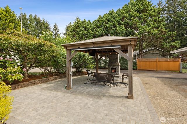 7204 44th Avenue NE, Olympia, WA 98516