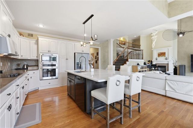 15505 Canterbury Street, Overland Park, KS 66224
