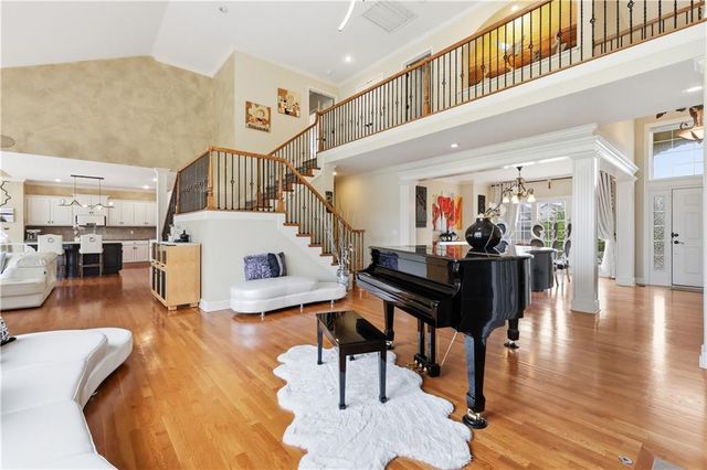 15505 Canterbury Street, Overland Park, KS 66224