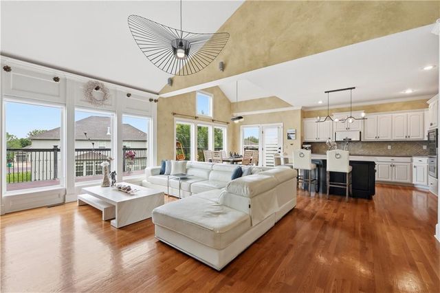 15505 Canterbury Street, Overland Park, KS 66224