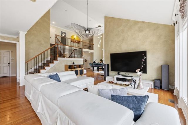 15505 Canterbury Street, Overland Park, KS 66224