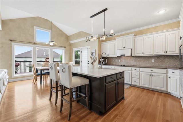15505 Canterbury Street, Overland Park, KS 66224