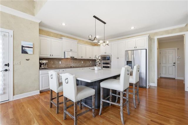 15505 Canterbury Street, Overland Park, KS 66224