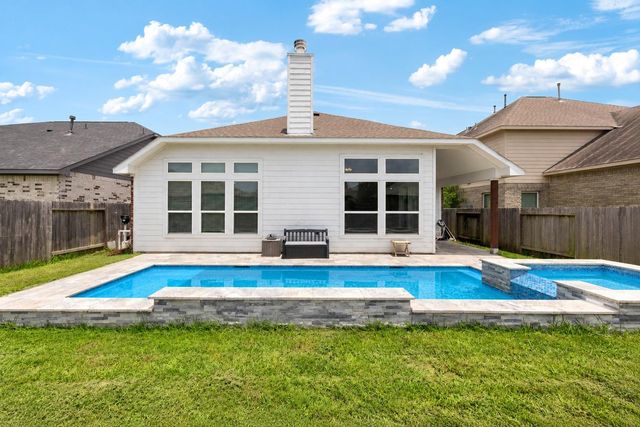 8803 W Crescent Lake Circle, Baytown, TX 77521