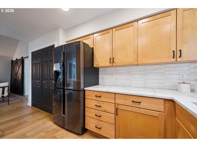 4684 Sw FLOWER Pl, Portland, OR 97221