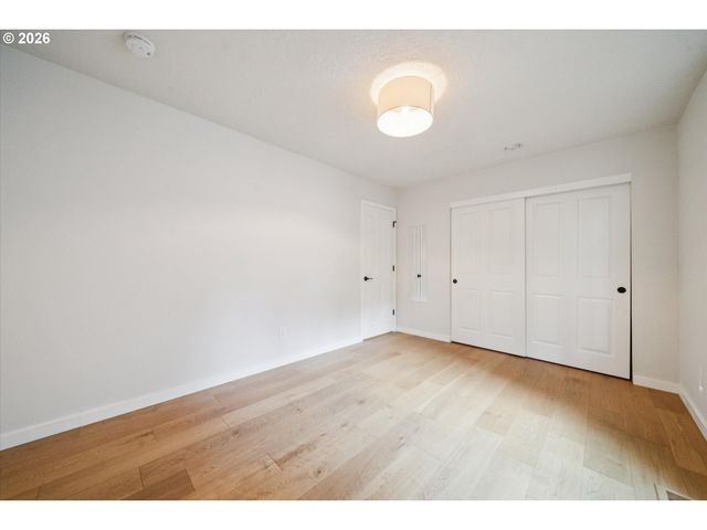 4684 Sw FLOWER Pl, Portland, OR 97221