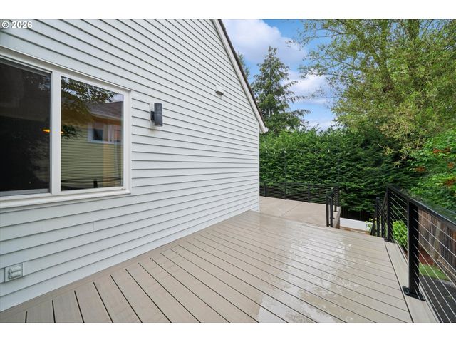 4684 Sw FLOWER Pl, Portland, OR 97221