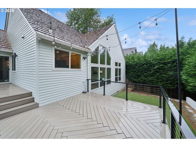 4684 Sw FLOWER Pl, Portland, OR 97221