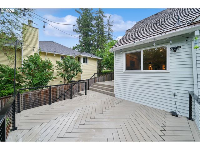 4684 Sw FLOWER Pl, Portland, OR 97221
