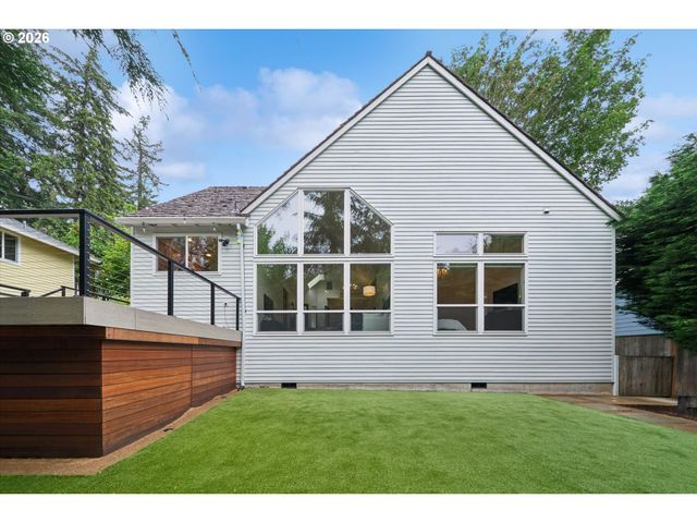 4684 Sw FLOWER Pl, Portland, OR 97221