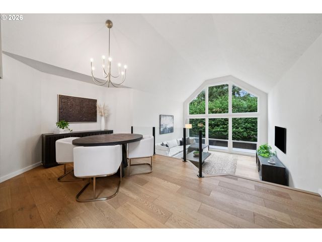 4684 Sw FLOWER Pl, Portland, OR 97221
