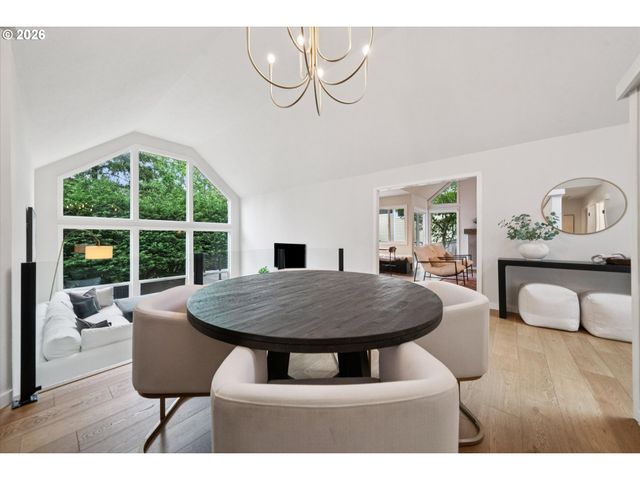 4684 Sw FLOWER Pl, Portland, OR 97221