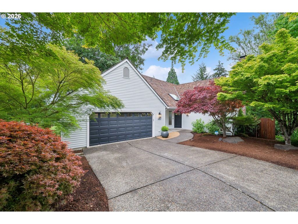 4684 Sw FLOWER Pl, Portland, OR 97221