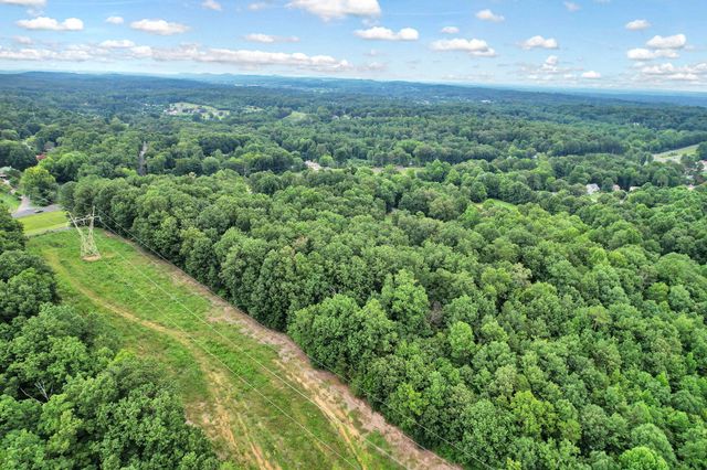 4500 Waterlevel Highway, Cleveland, TN 37323