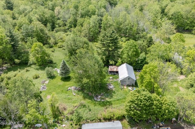 328 North Road, Poestenkill, NY 12018