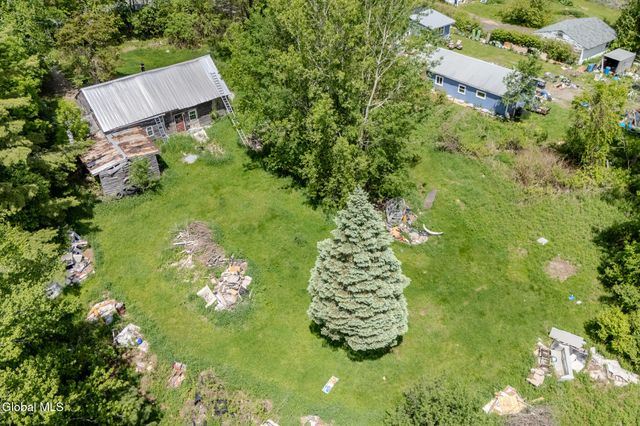 328 North Road, Poestenkill, NY 12018