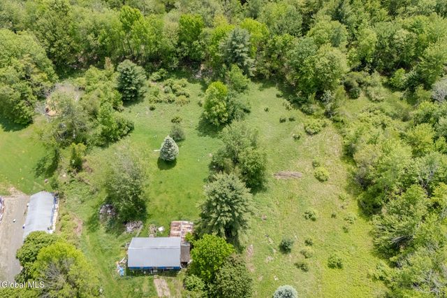 328 North Road, Poestenkill, NY 12018