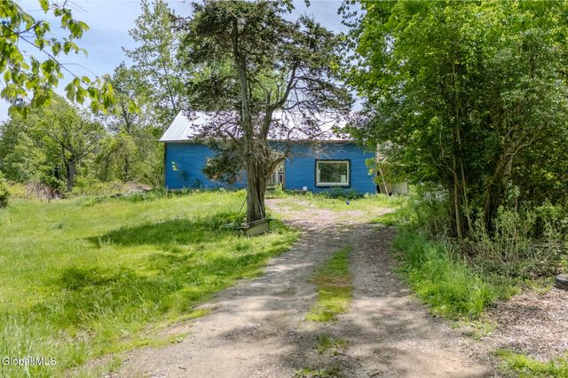 328 North Road, Poestenkill, NY 12018