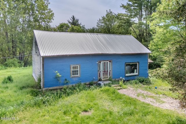 328 North Road, Poestenkill, NY 12018