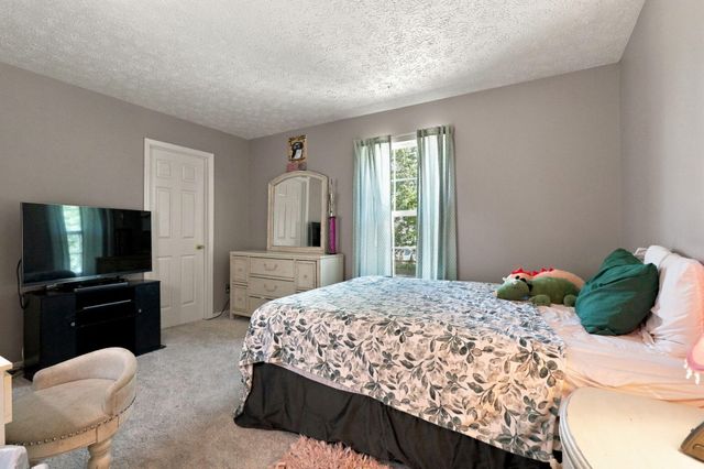 12 Sassafrass Lane, Florence, KY 41042