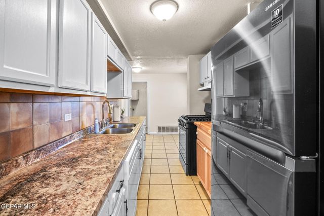 2719 SACRAMENTO Avenue, El Paso, TX 79930