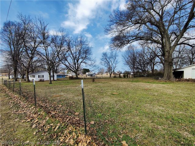 303 Seventh Street, Charleston, AR 72933