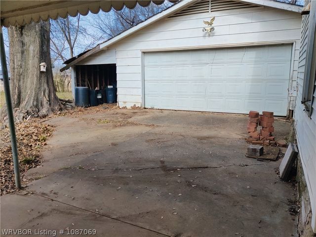 303 Seventh Street, Charleston, AR 72933