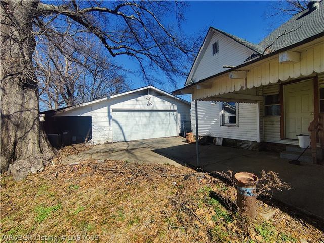 303 Seventh Street, Charleston, AR 72933