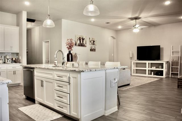 640 Mooney Drive, Saginaw, TX 76179