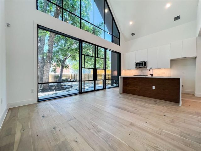 2604 Oaklawn Ave 2, Austin, TX 78722