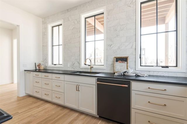 920 Hangar Drive, Oklahoma City, OK 73108