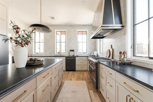 920 Hangar Drive, Oklahoma City, OK 73108